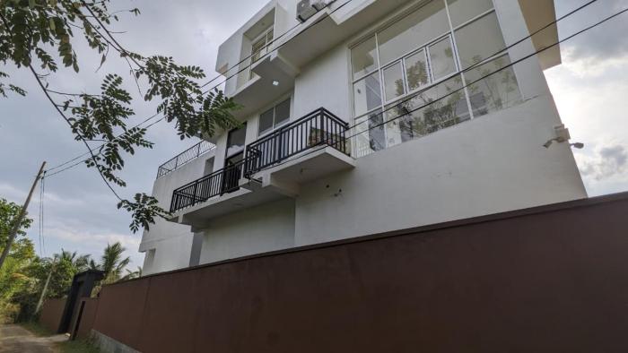 Breeze house