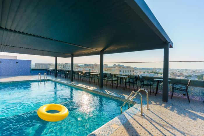 Jarzez Inn Hotel Azaiba فندق جرزيز إن العذيبة