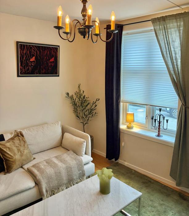 2 bedroom apartment historical downtown by the sea