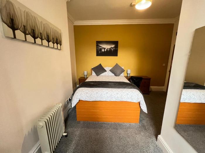 Coventry station - Studio flat - City centre