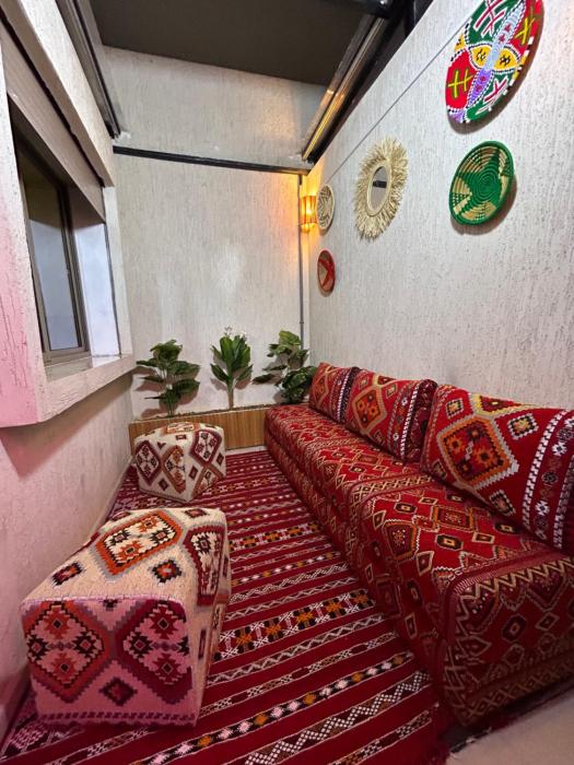 Appartement chic- Terrasse avec touche amazigh
