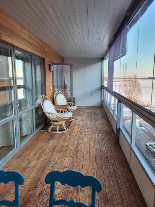 Lägenhet med Sjöutsikt pool gym and sauna for free