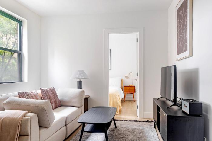 Blueground Murray Hill washer nr Bryant Park NYC-1870