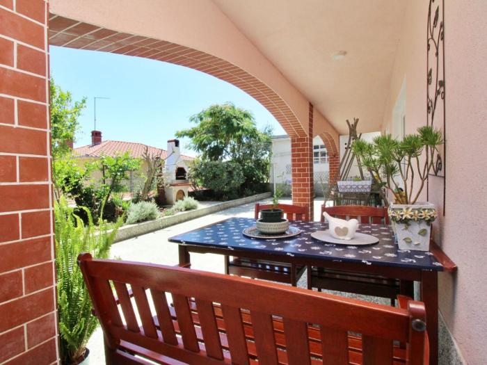 Apartment Apartment >Renata by Interhome