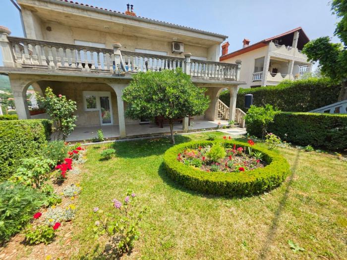 Apartment Wohnung für 6 Personen mit Terrasse by Interhome