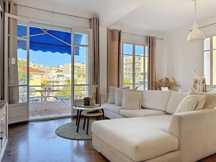 Large 2 bedroom apartment, Close to Promenade des Anglais