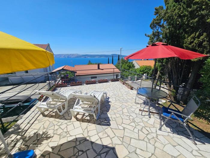 Apartment Wohnung mit Terrasse- Grill- Parkplatz by Interhome