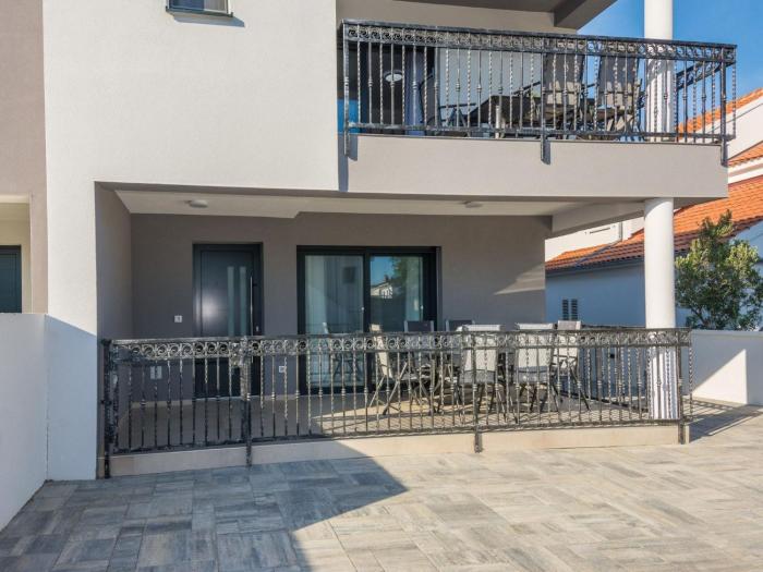 Apartment Apartment Spanic 1 by Interhome