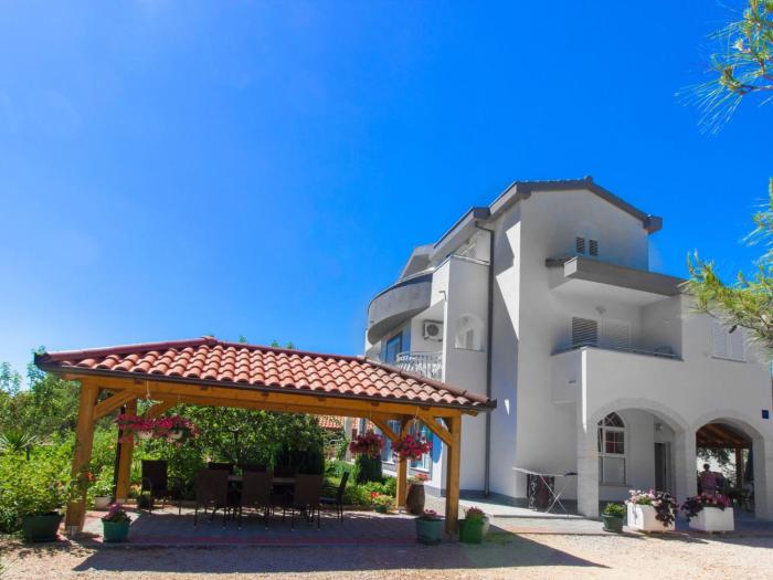 Apartment Apartmani Vesna Grebaštica by Interhome