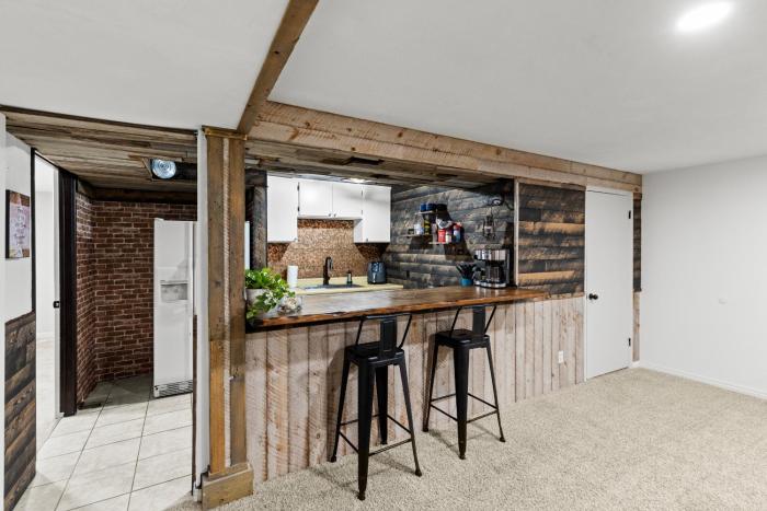 East Farmington Hideaway - Family Friendly Home