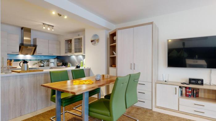 FeWo in direkter Strandlage mit Balkon und Sauna, Dünenresidenz Prora-App 111