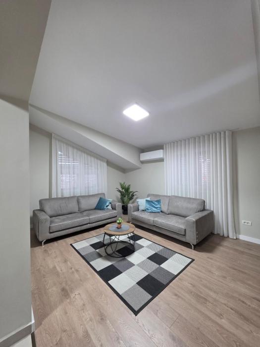 Brand New Modern Apartment, 2 Bedrooms and 2 Bathrooms