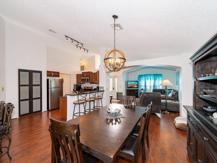 Holiday Home Nur wenige Minuten von Disney Pool- Spa und Seeblick by Interhome