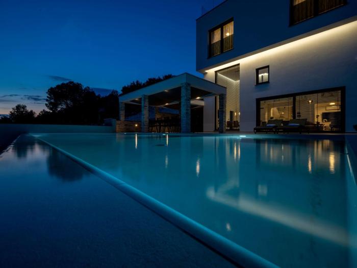 Holiday Home Ferienvilla Villa Grc mit Infinity Pool by Interhome