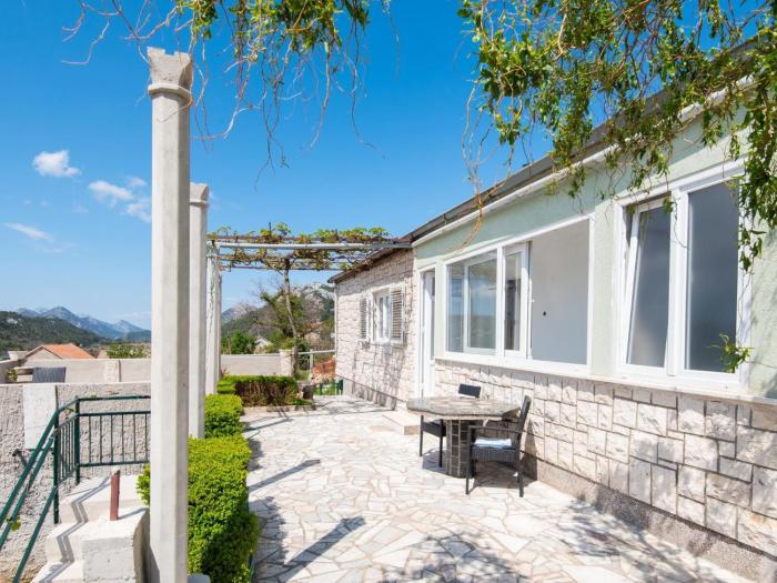 Holiday Home Apartment Kuna by Interhome