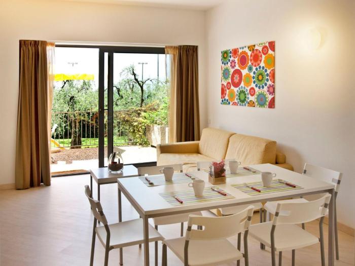 Apartment Dreizimmerwohnung mit teilweiser Seesicht by Interhome