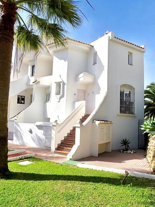 Bright spacious 3 bed apartment