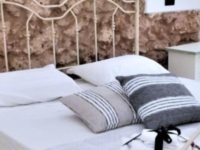 Apartment Agora-Wohnungen in prestigeträchtigem historischen Gebäude by Interhome