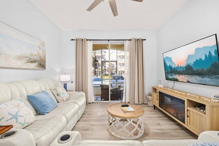 Luxury 3BR Resort Condo Near Disney Resort Pool