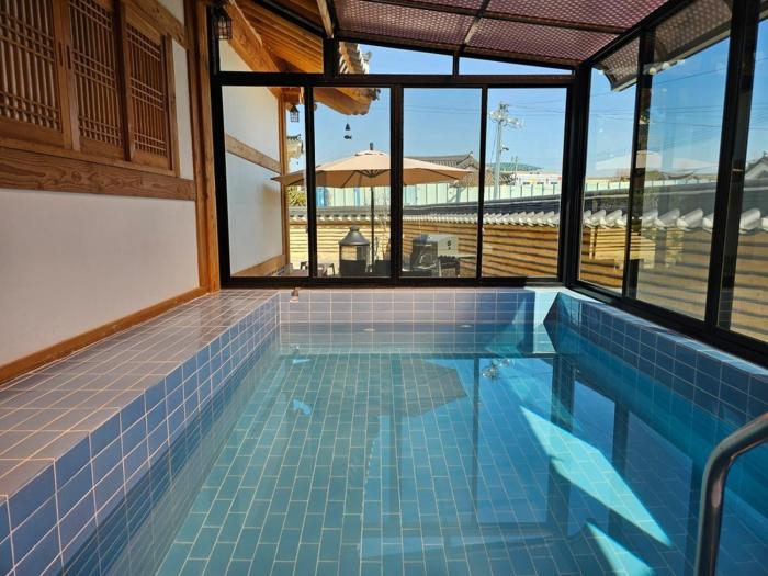 Gyeongju Chaehyeondang Hanok Pool Villa