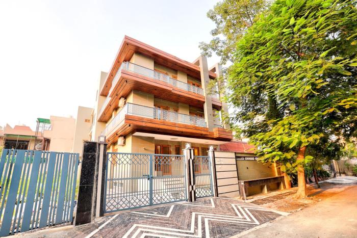 Zinnia 2-BHK Apartment With Common Gaming Zone Near Popular Malls