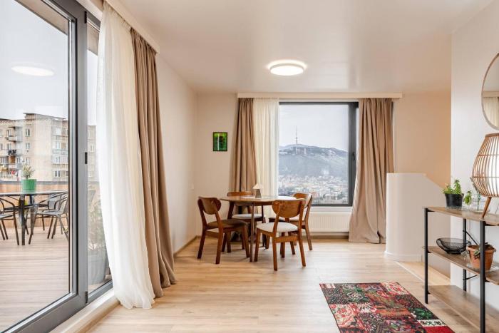 Spacious City-View Home in Tbilisi Terrace & BBQ