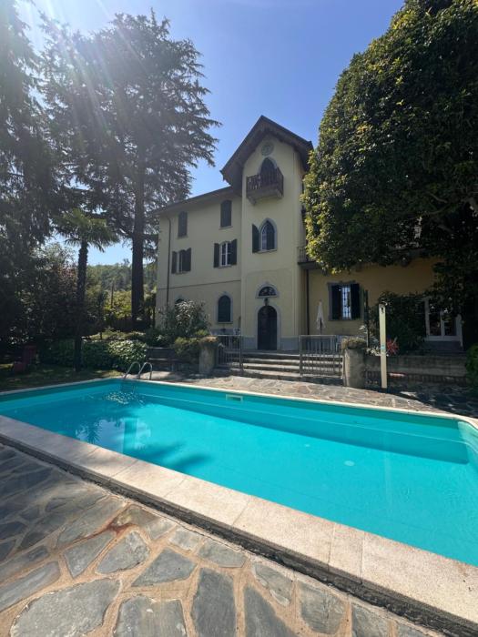 Dimora Vista Lago Con Piscina