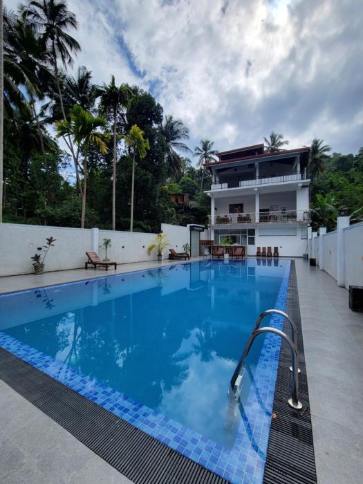 The Secret Place Hotel & Resort