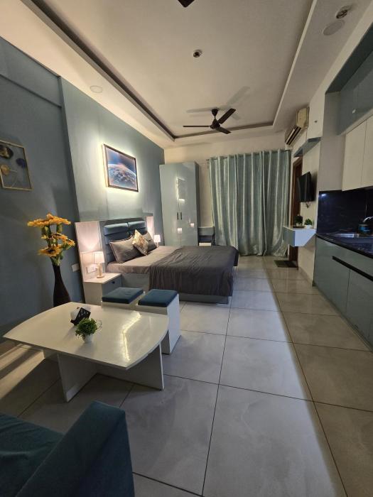 The Mulberry Silk - Sky Lounge