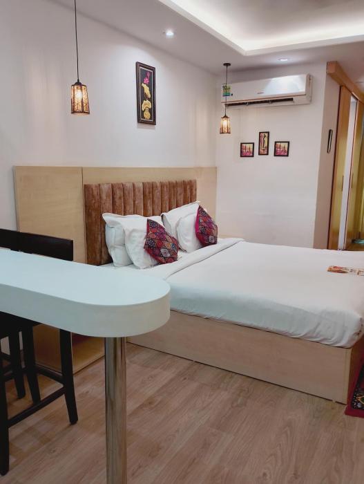 Cozy stay rooftop pool