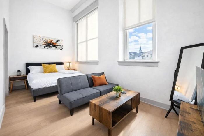 Bright and Modern Studio in Louisville # 305