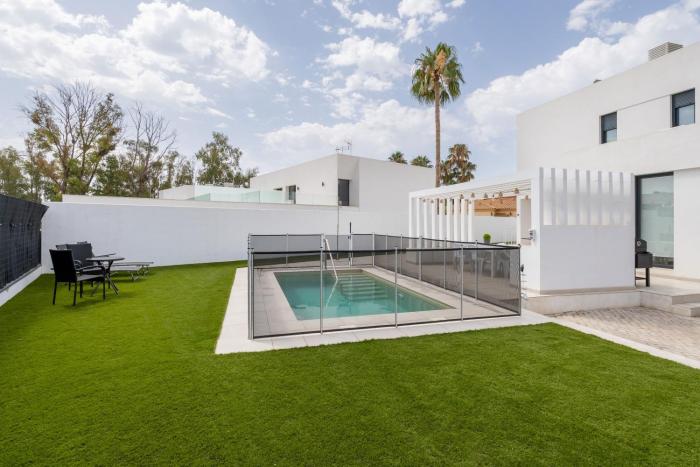 Casa con piscina y gran terraza en El Pinillo