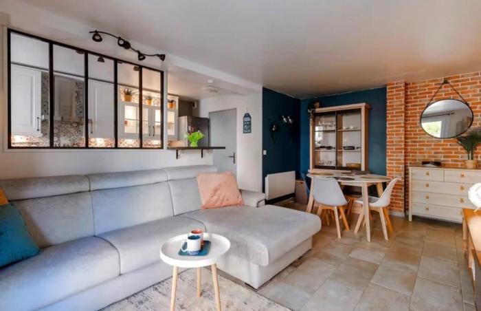 Appartement avec grande terrasse à 300 m de la mer