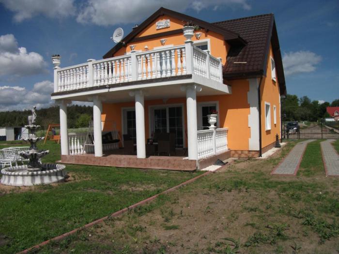 Holiday Home Freistehendes Ferienhaus Orange für 10 Personen by Interhome