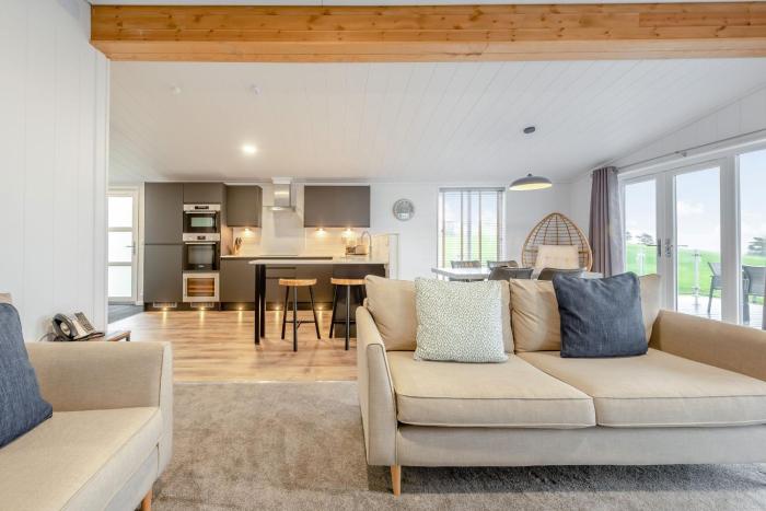 Sonnet 2 Spa Roof Terrace Pet