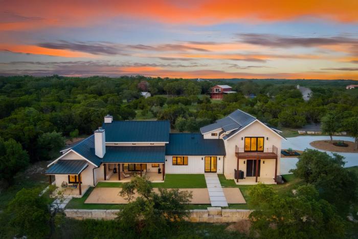 Wimberley Hills - Lake Access, Fireplace & Gym