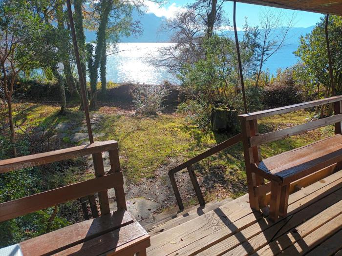 Cabaña Grande - Acceso directo a playa lago Caburgua y cancha de tenis - direct access Beach in Caburgua Lake and tenis court