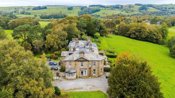 Escowbeck House - Staycation - HotTub - Sleeps 8