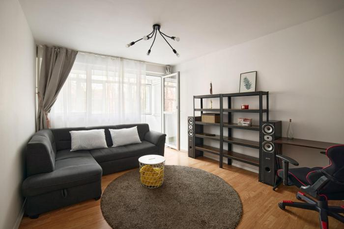 Urban Minimal Apartament - near Metro - free parking