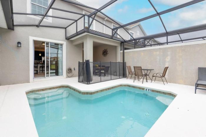 Near Parks - 4Bed Home at Storey Lake W Pool