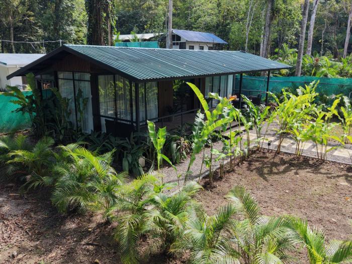 Moani Punta Uva Lodge 5 min Walk to beach