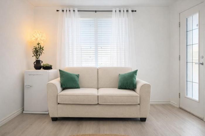 Private Suite in Airdrie Near Calgary Free Parking