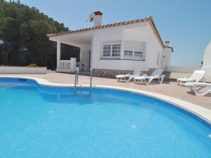 Casa tranquila con piscina privada en Carrer Vall dAran, Torroella de Montgrí - HISP-7-17