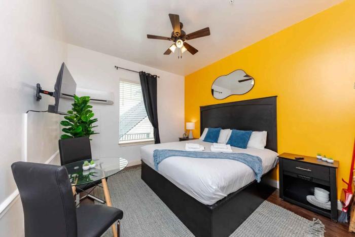 30A Inn & Suites Superior Room King and Queen