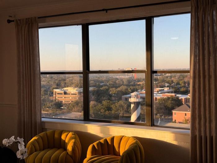 Sky Lounge 14 Penthouse Views Private Getaway