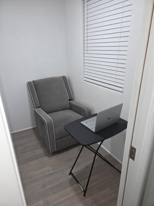 Extraordinary Tiny House, Beautiful neighborhood