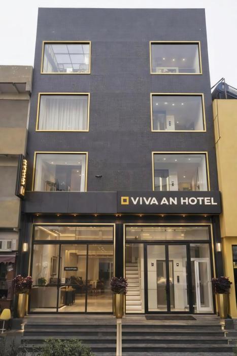Hotel Vivaan - Walk to Banke Bihari Temple