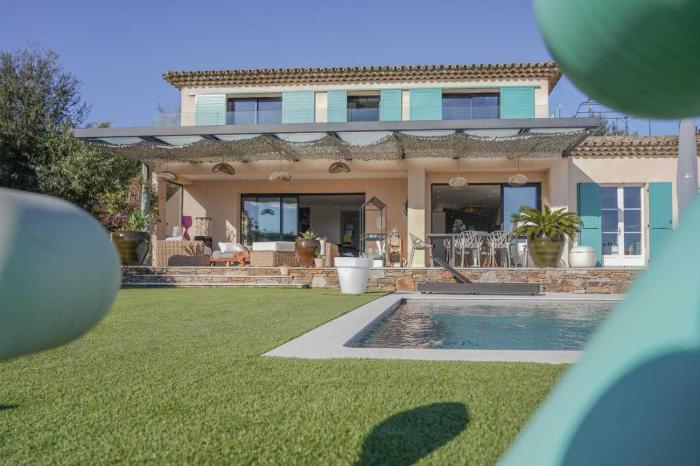 Exceptional Villa a c 4BR 8P with Pool & Sea View