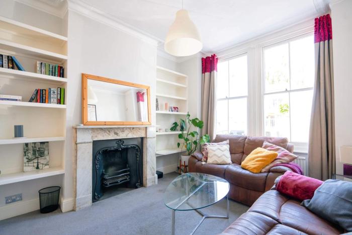 Quiet 5 bed Vauxhall House with garden and roof terrace