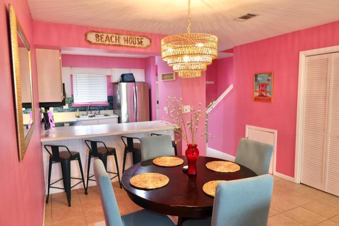 Pink Dream House - 2BR, Pools, Patios, & Walk to Ocean in Panama City Beach